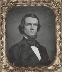 Porträt von Abraham S. Mitchell, Eigentümer des St. Louis Intelligencer, einer Zeitung in St. Louis. Das Daguerreotyp ist in seinem Originalgehäuse